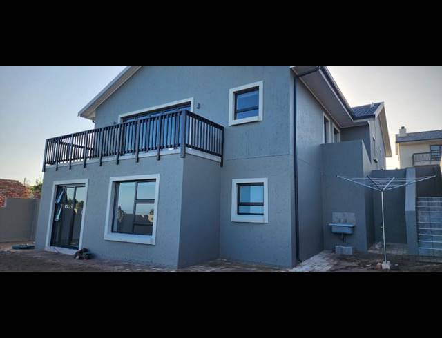 3 BEDROOM HOUSE FOR SALE IN GROOT BRAKRIVIER CENTRAL